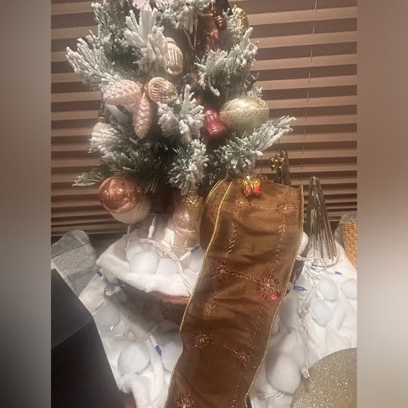 Two rolls of Wide Christmas ribbon 4”x22.5 ft. - Picture 4 of 14